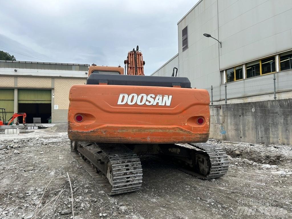 Doosan DX 255 LC حفارات زحافة