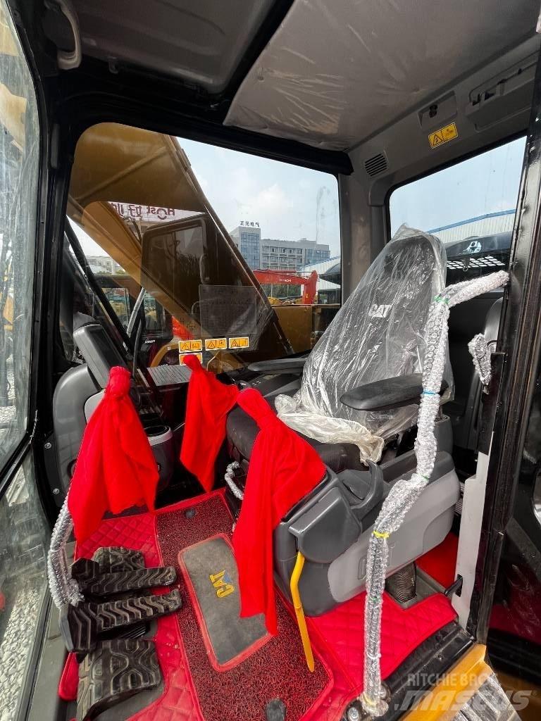 CAT 320 D حفارات زحافة