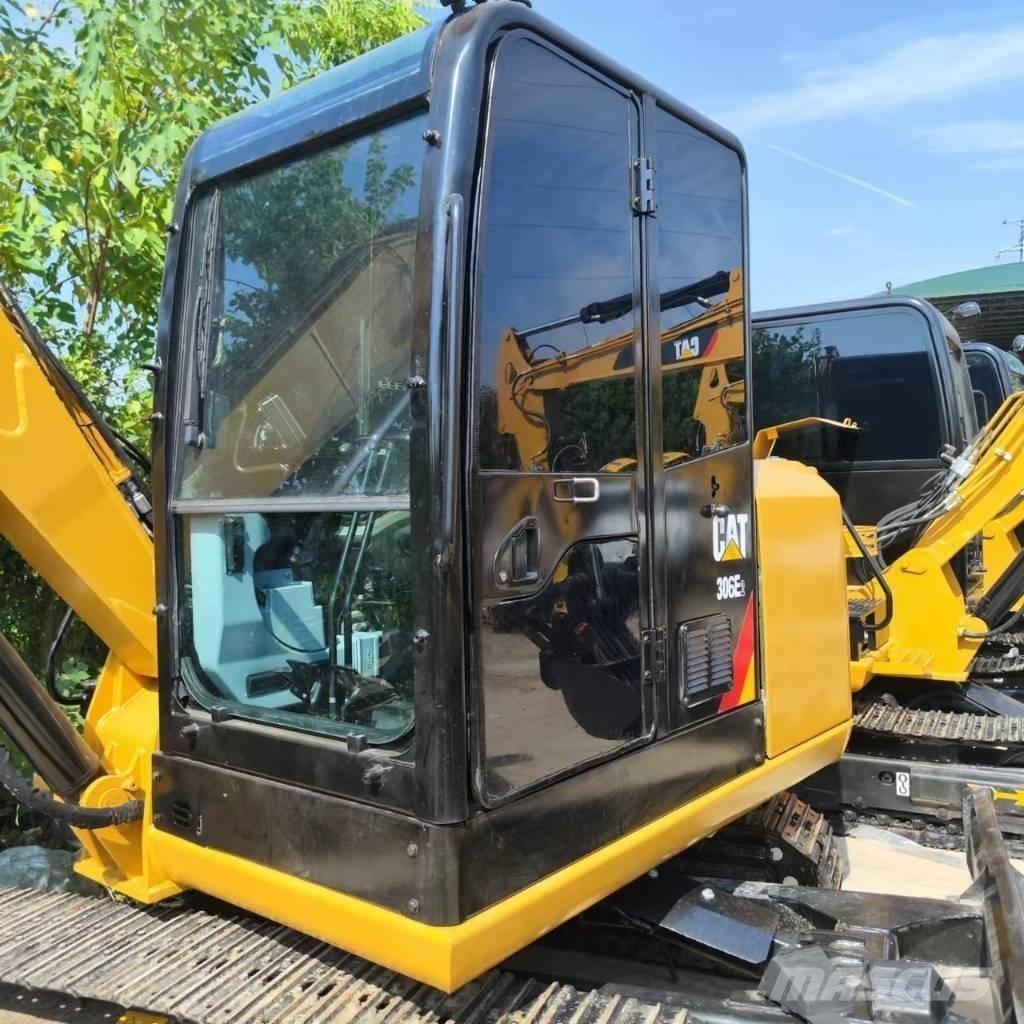 CAT 306 حفارات زحافة