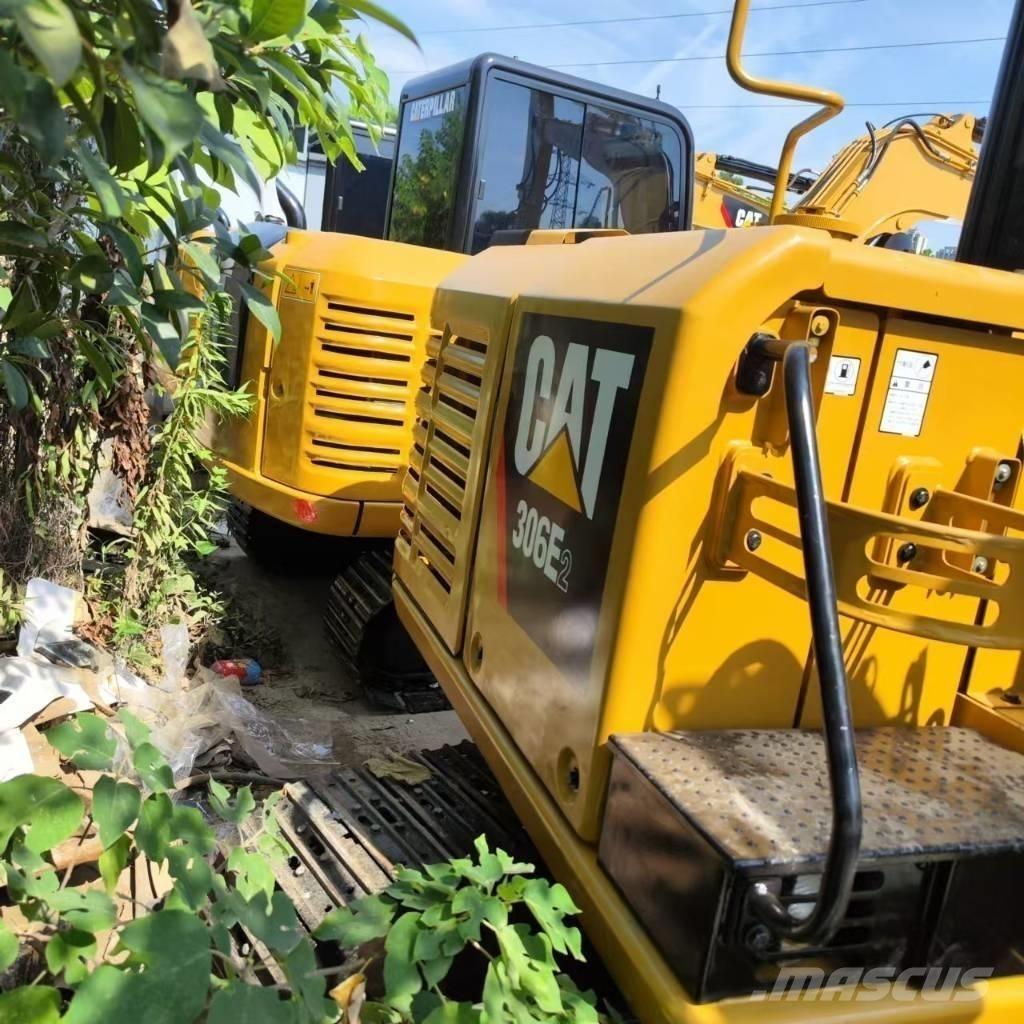 CAT 306 حفارات زحافة