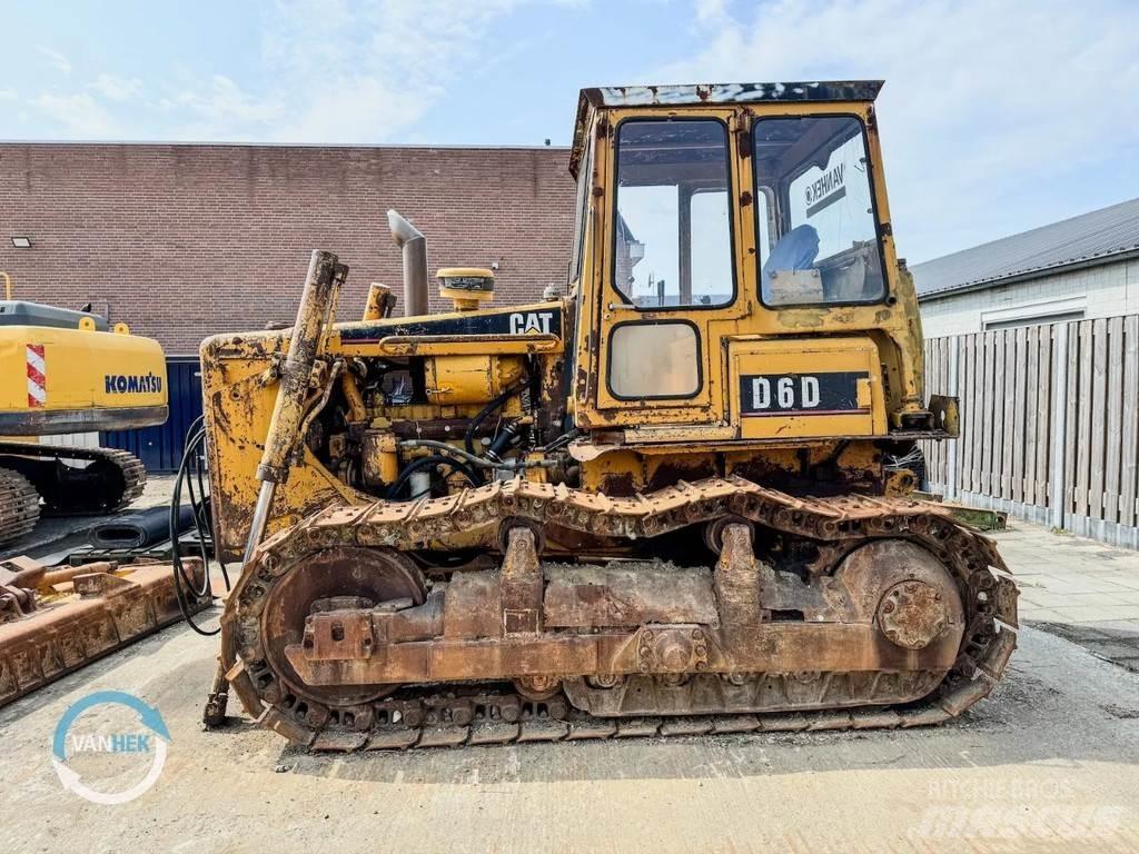 CAT D6D بلدوزرات مجنزرة