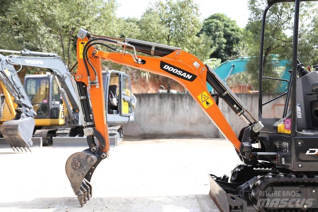 Doosan DX 17 حفارات زحافة
