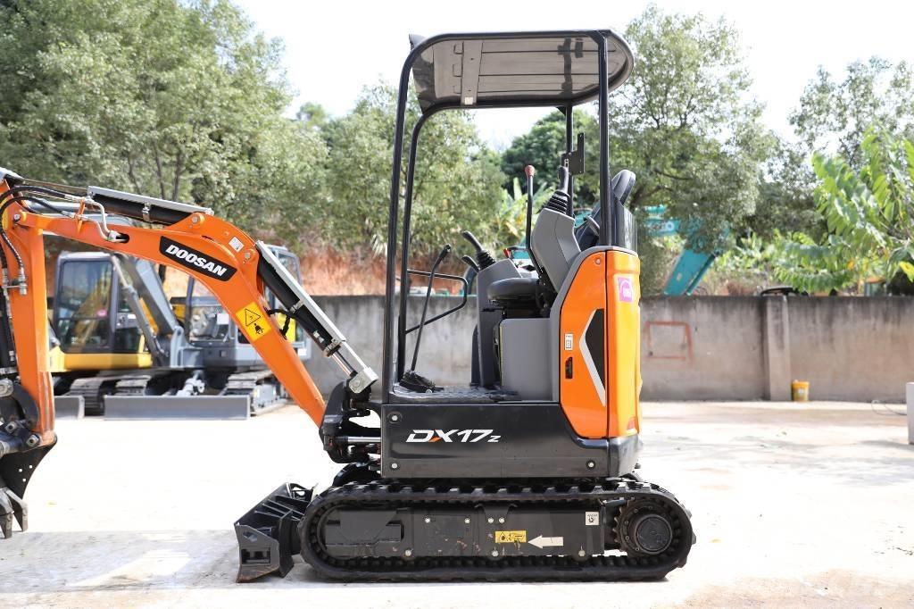 Doosan DX 17 حفارات زحافة