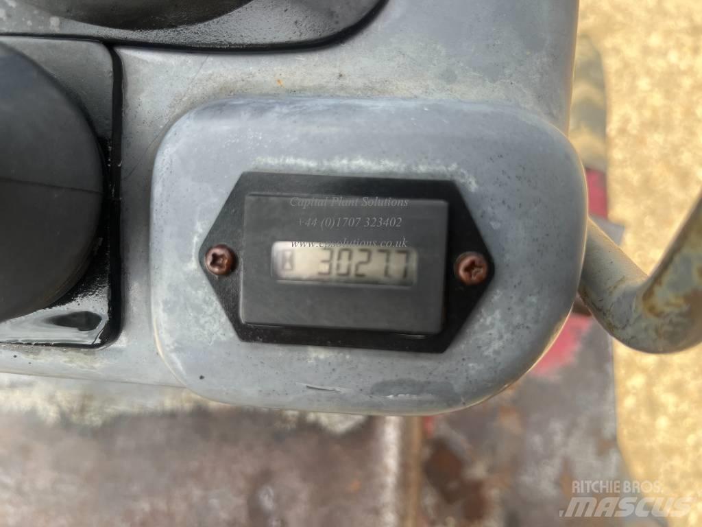 Takeuchi TB 108 حفارات صغيرة أقل من 7 طن (حفارات صغيرة)