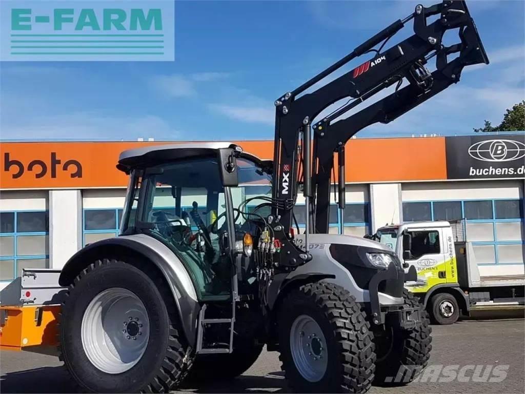 Kubota m4073 cab الجرارات