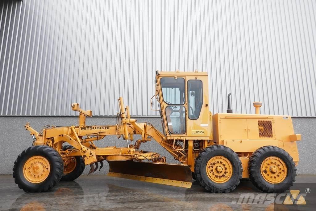 Mitsubishi MG300 معدات تمهيد الطرق
