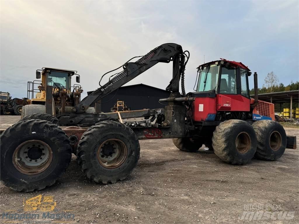 Valmet 890.2 شاحنات
