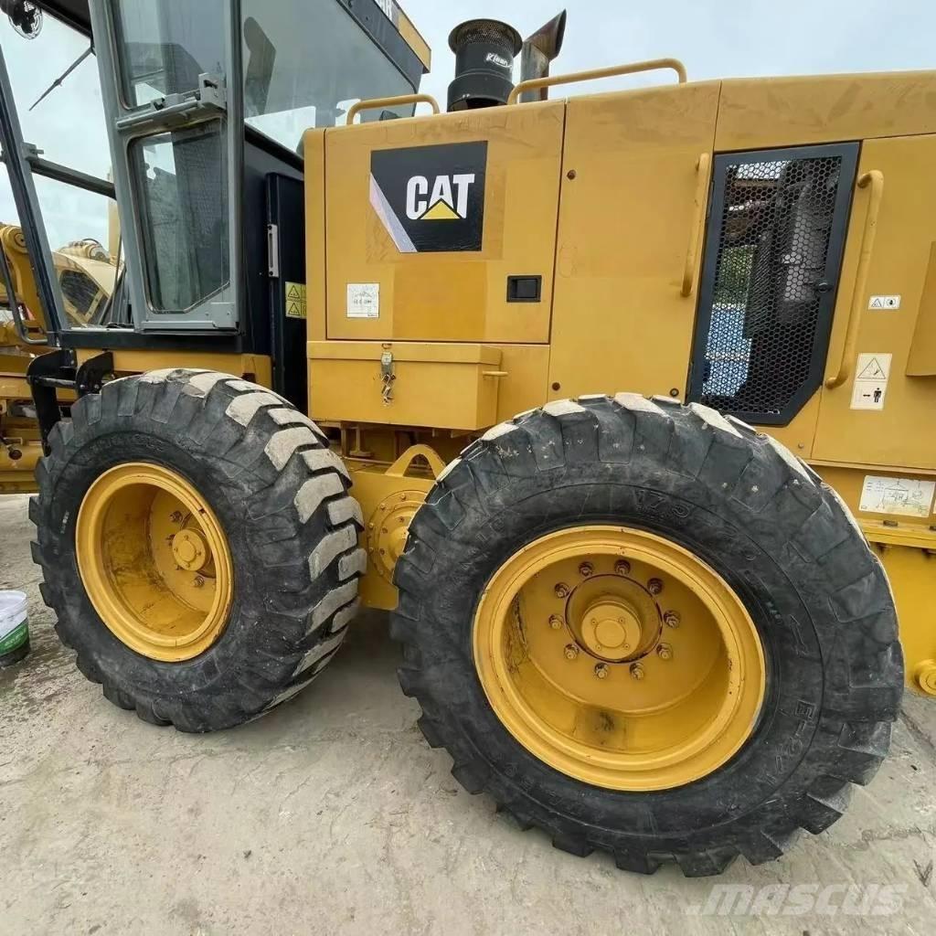 CAT 140K معدات تمهيد الطرق