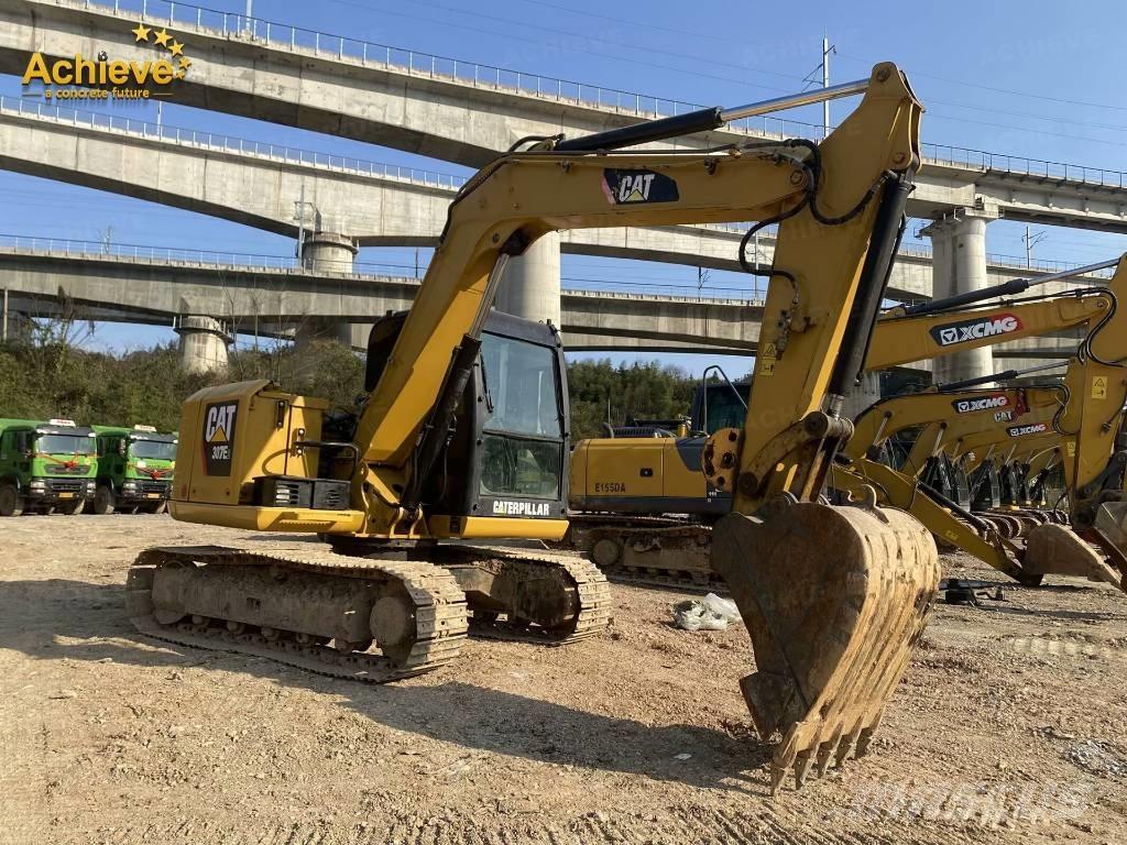 CAT 307E2 حفارات زحافة