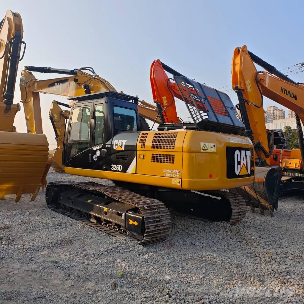 CAT 326D حفارات زحافة