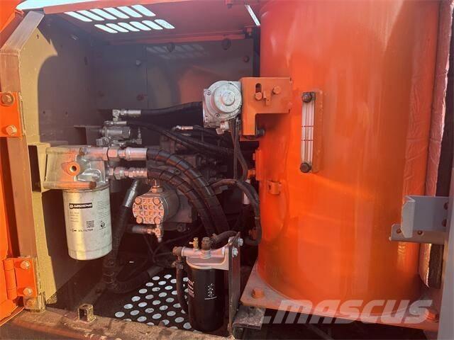 Hitachi ZX120 حفارات زحافة