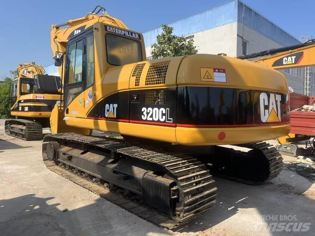 CAT 320 C L حفارات زحافة