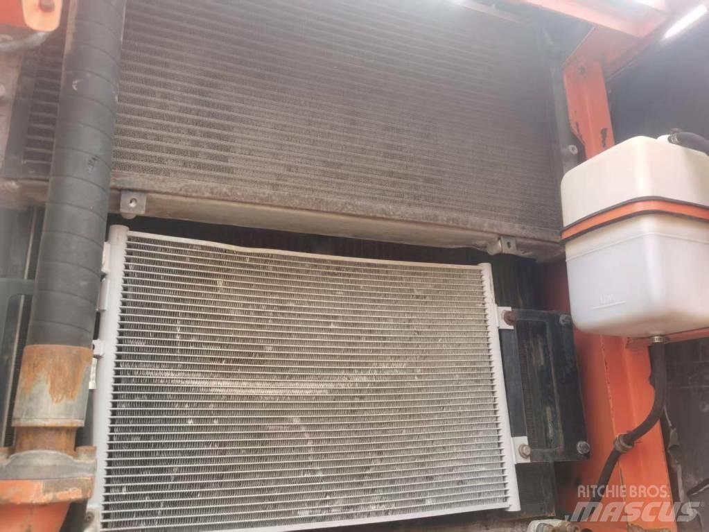 Doosan DX 300 LC حفارات زحافة
