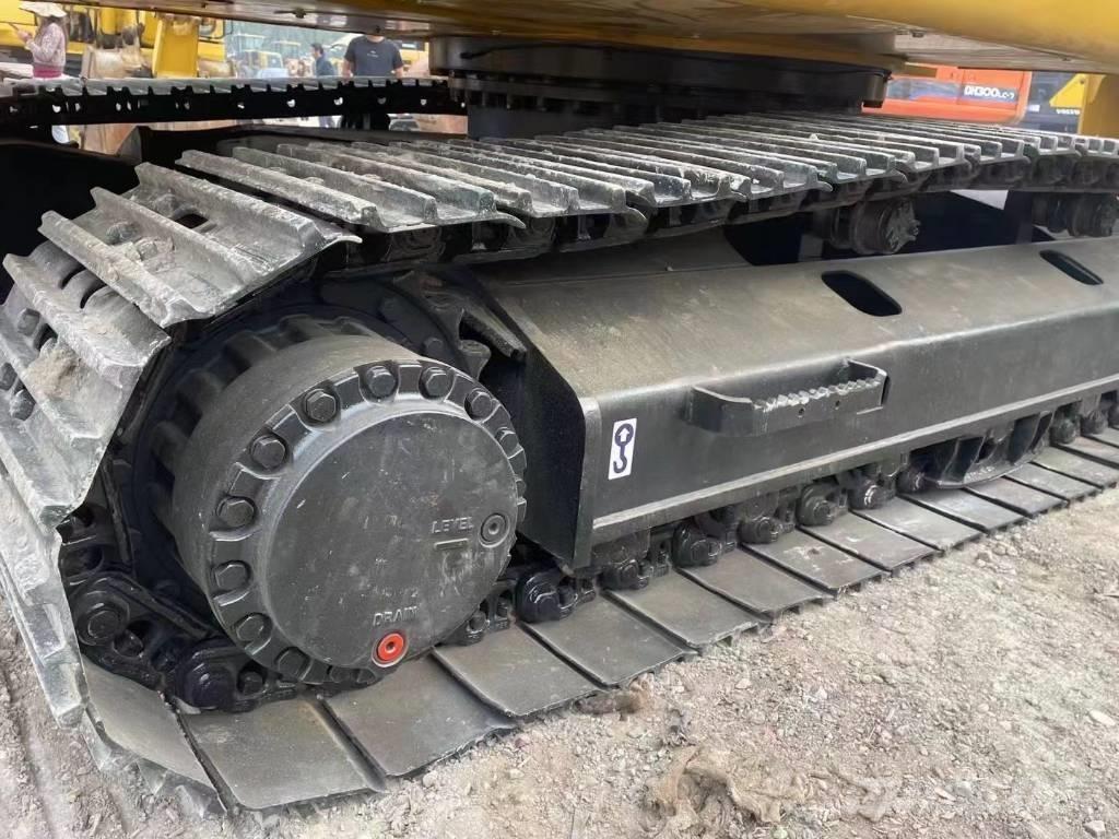 CAT 324 حفارات زحافة