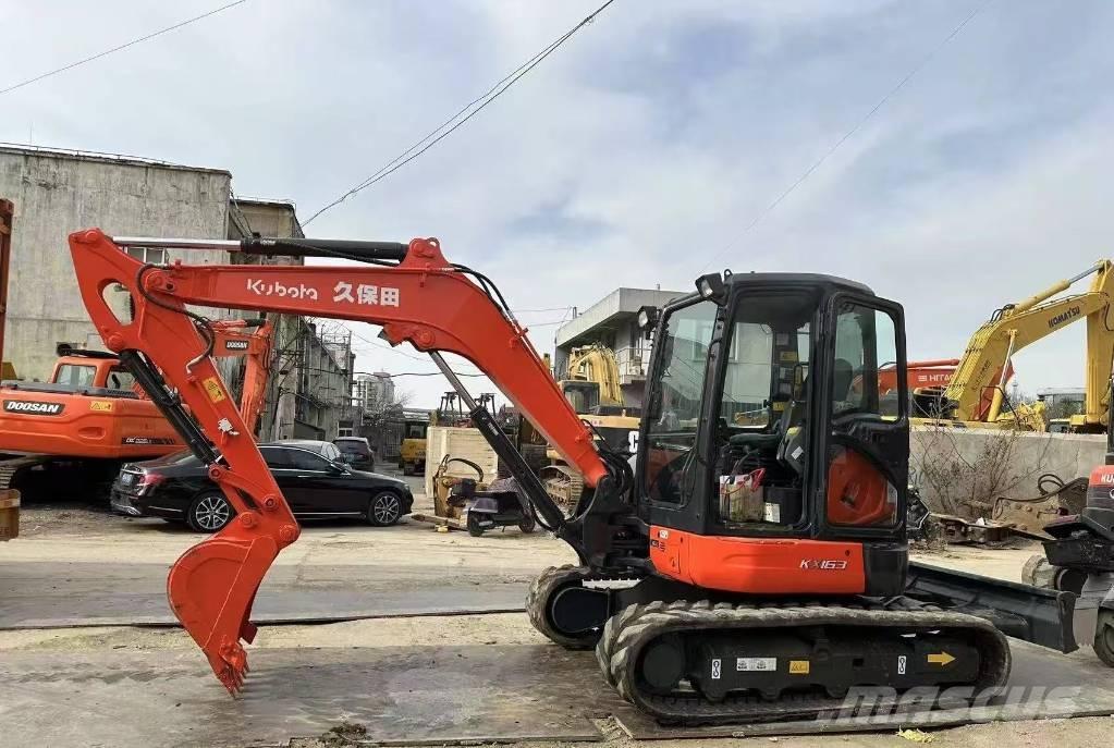 Kubota 163 حفارات زحافة