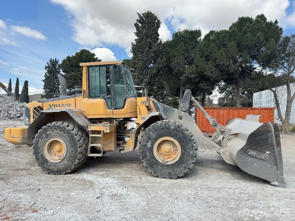 Volvo L 120 F لوادر بعجل