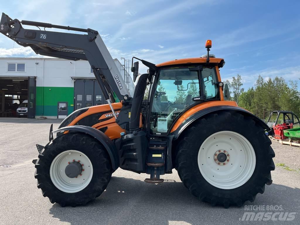 Valtra T174 E الجرارات