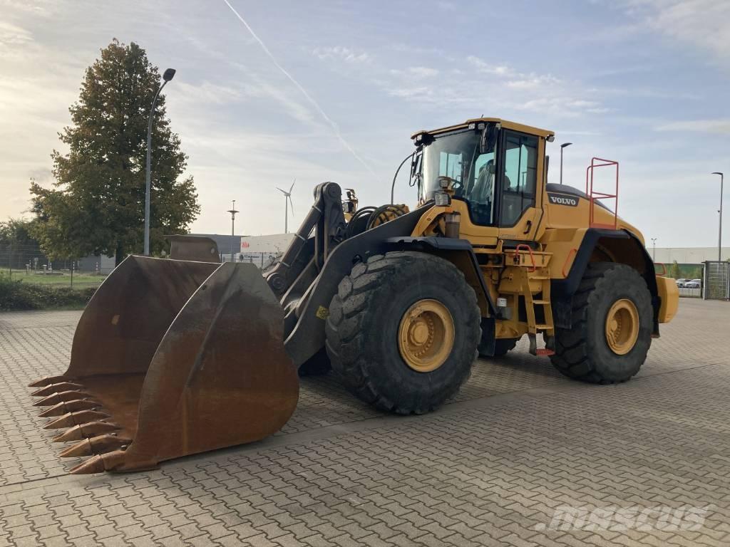Volvo L 220 H لوادر بعجل