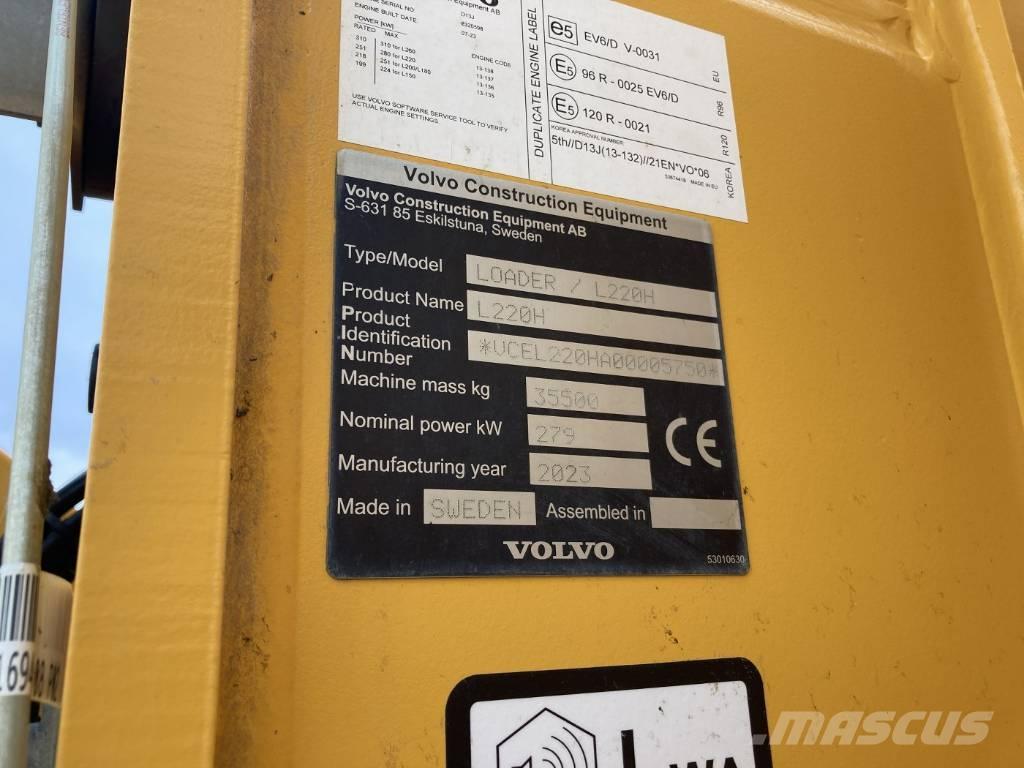 Volvo L 220 H لوادر بعجل