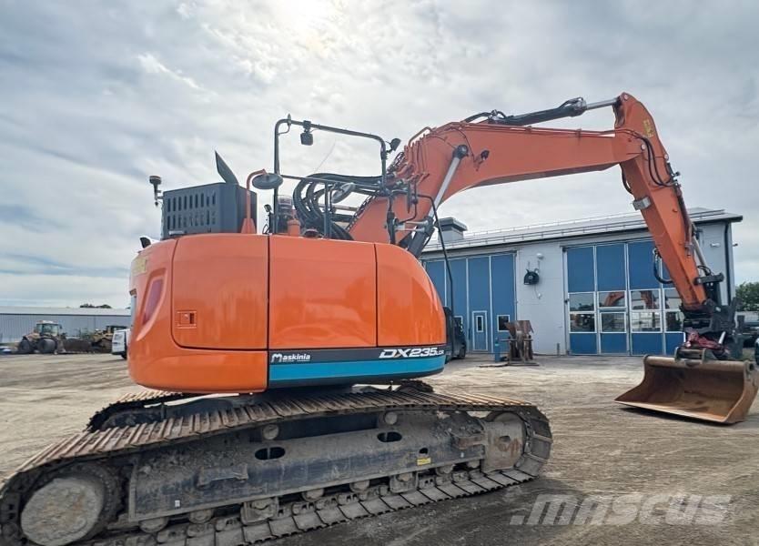 Doosan DX 235 LCR-5 حفارات زحافة