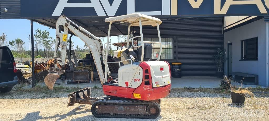 Takeuchi TB 216 حفارات صغيرة أقل من 7 طن (حفارات صغيرة)