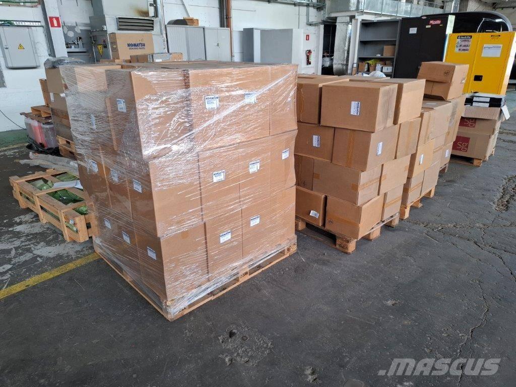 Komatsu 6125-81-7032 محركات