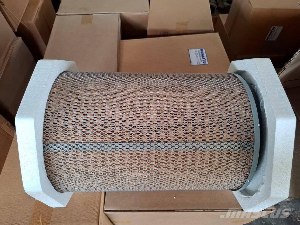 Komatsu 6125-81-7032 محركات