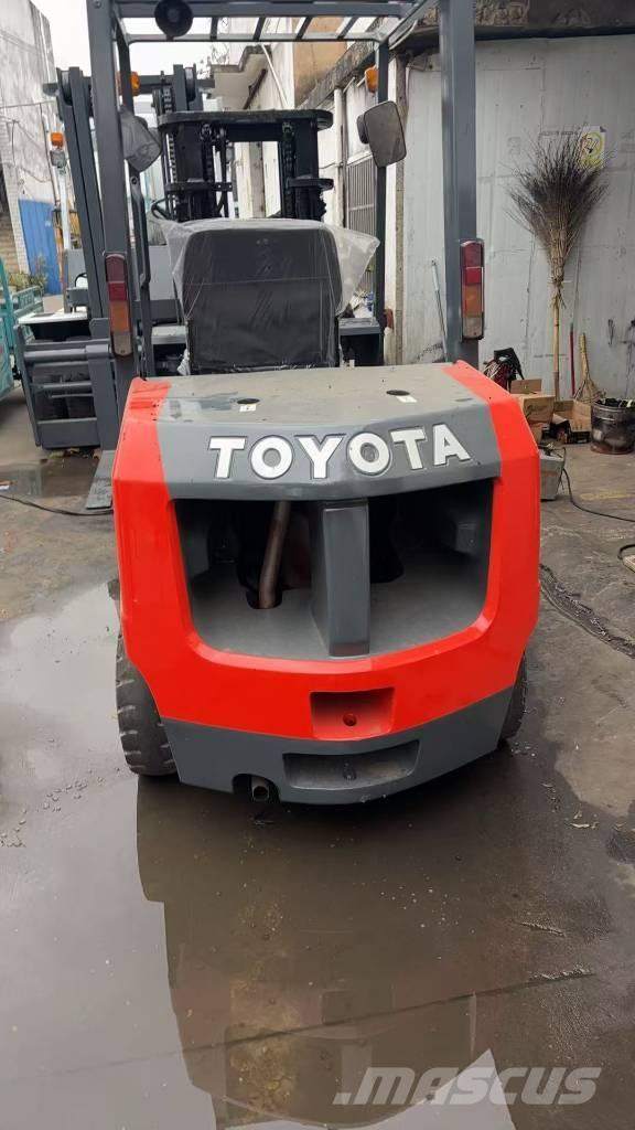 Toyota 3.5t شاحنات الديزل
