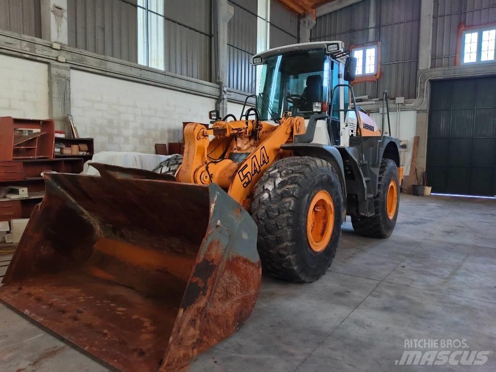 Liebherr 544 لوادر بعجل