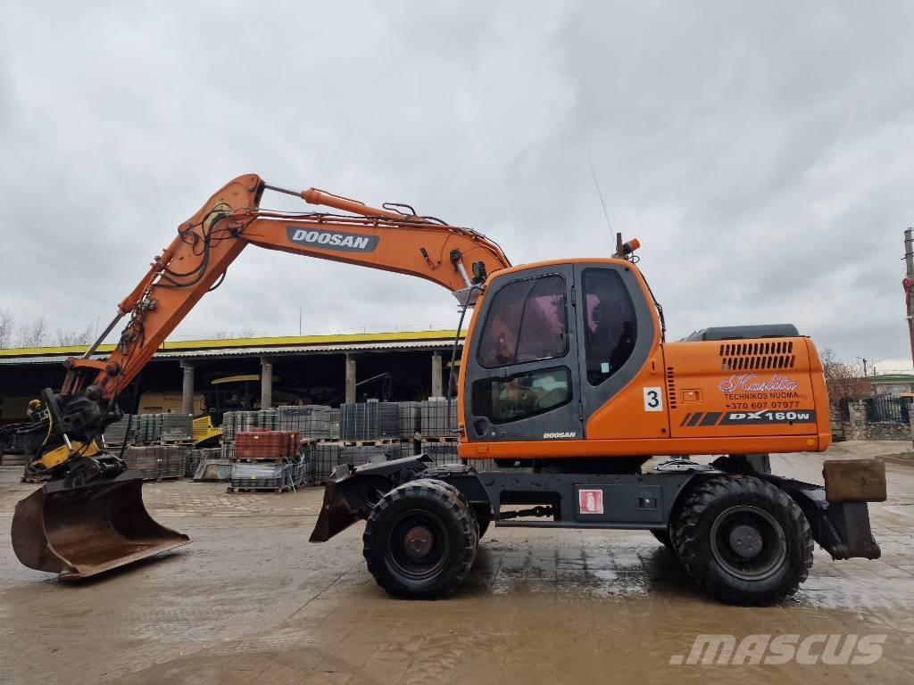 Doosan DX 160 W حفارات بعجل