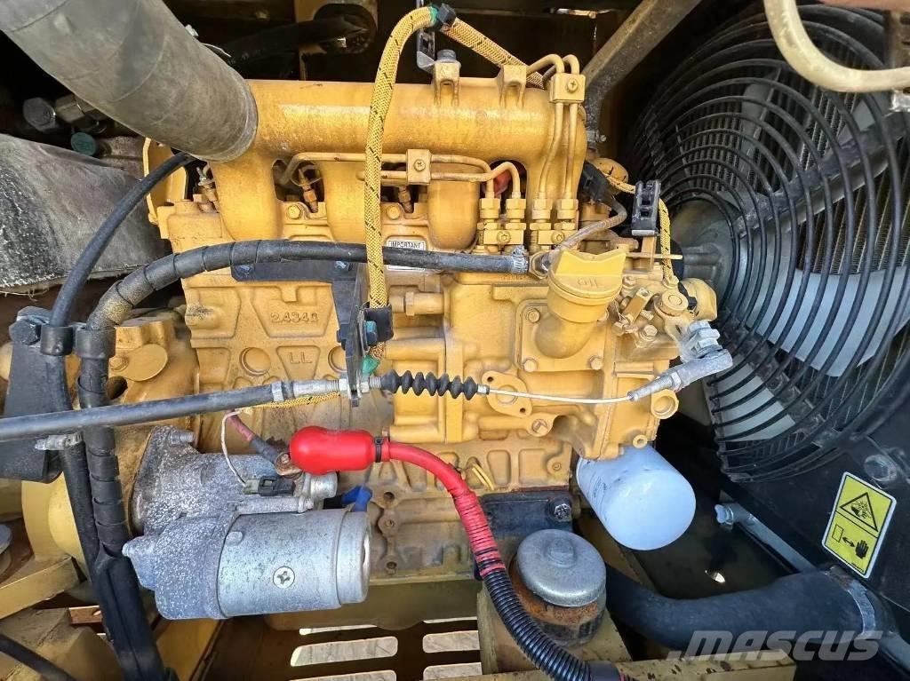 CAT 305.5E2 حفارات صغيرة أقل من 7 طن (حفارات صغيرة)