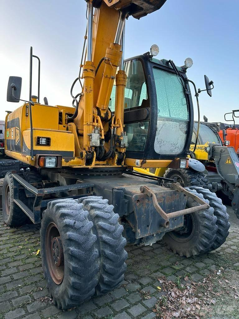 JCB JS 160 W حفارات بعجل