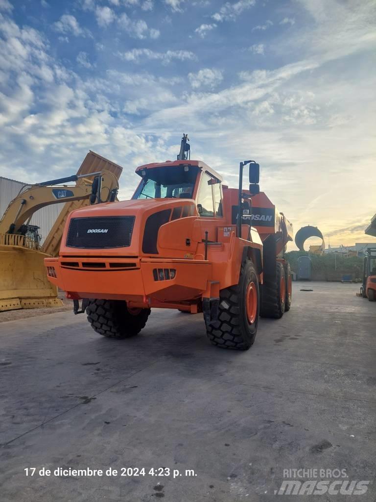 Doosan DA 40 ساحبات مفصلية