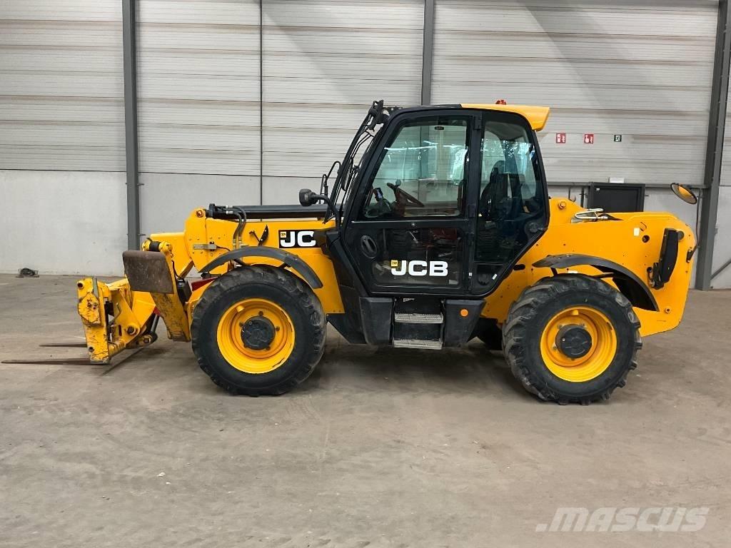 JCB 535 V 125 مناولات متداخلة