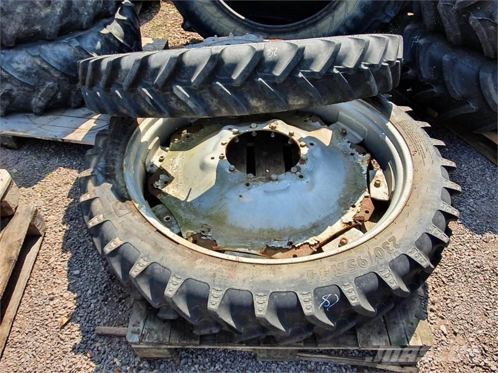 BKT 230/95R44 x2 الإطارات والعجلات والحافات