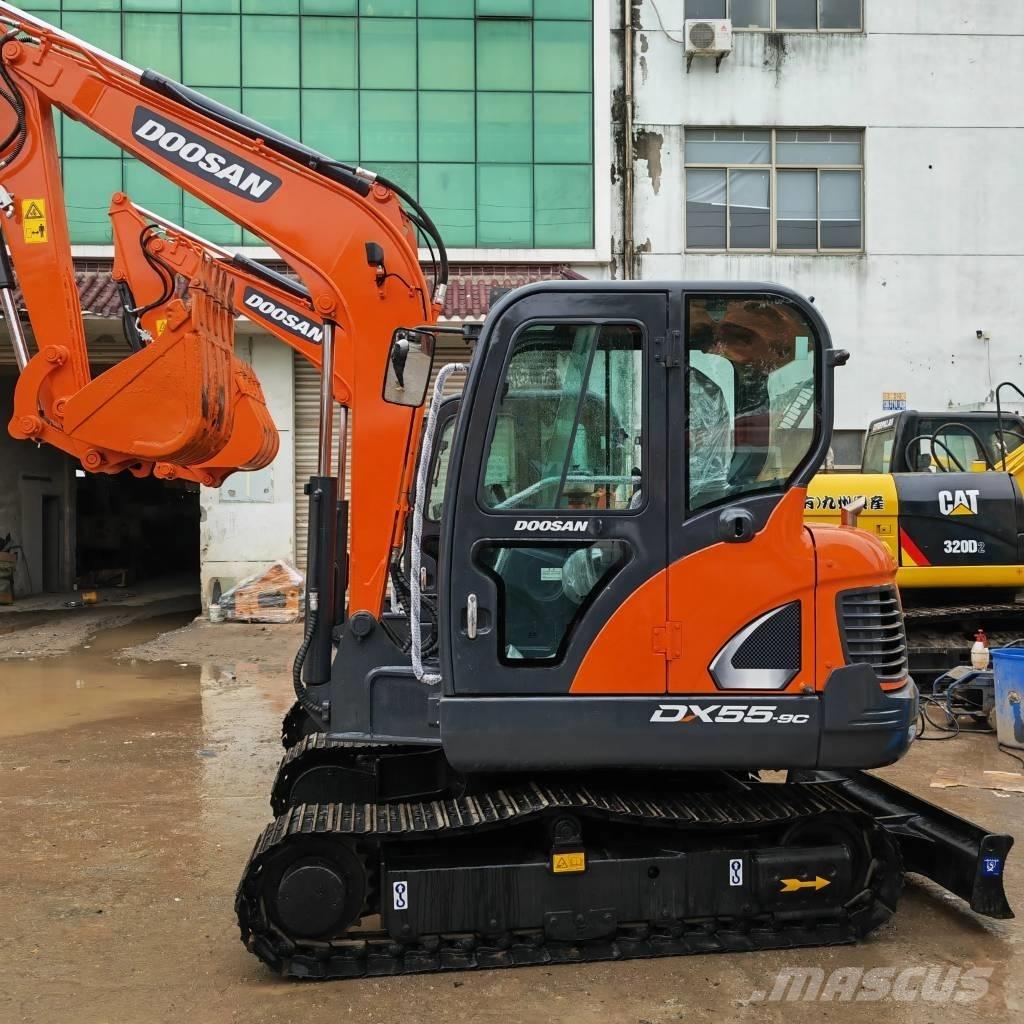 Doosan DX 55-9 C حفارات زحافة