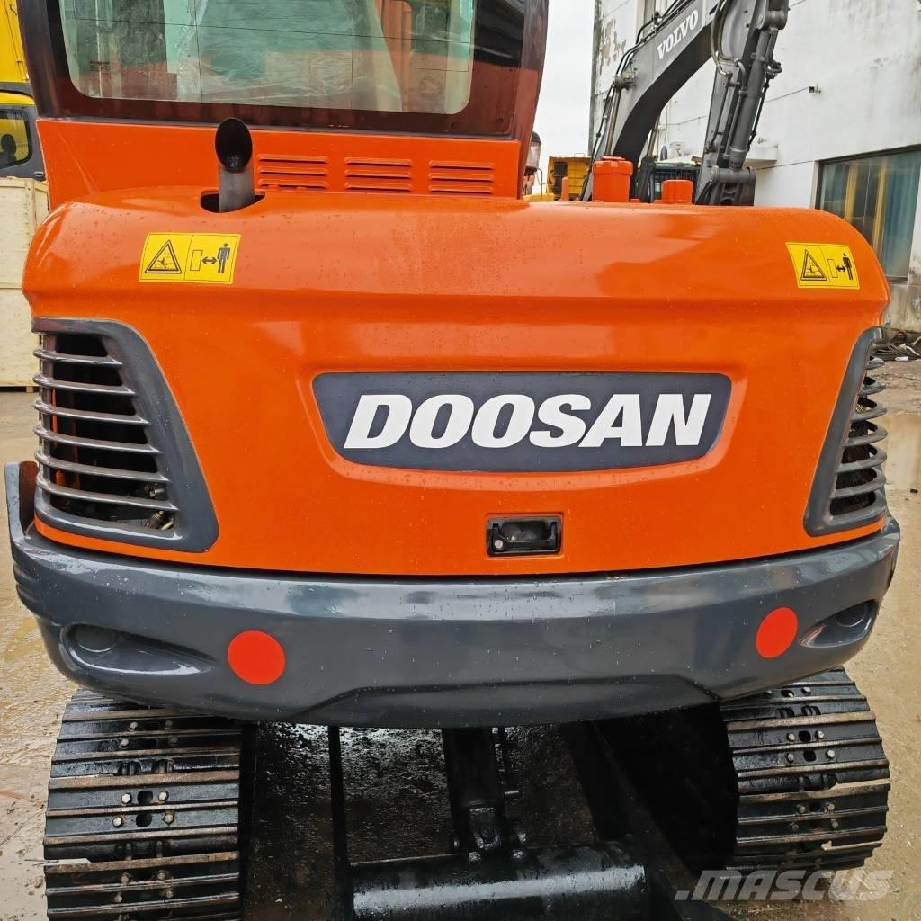 Doosan DX 55-9 C حفارات زحافة