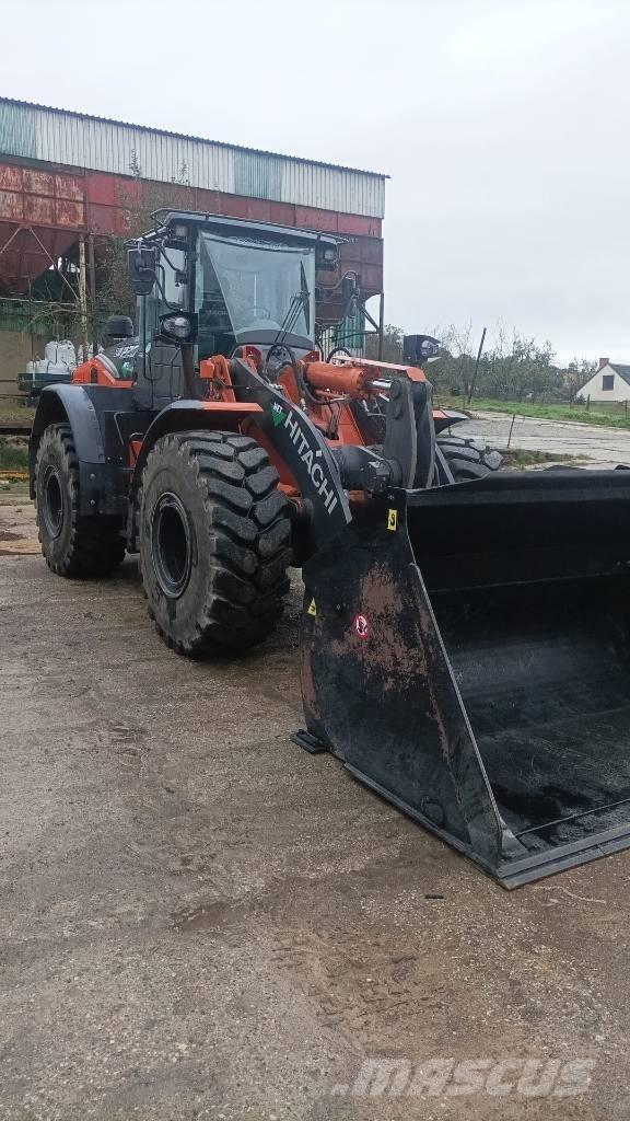 Hitachi ZW220 لوادر بعجل