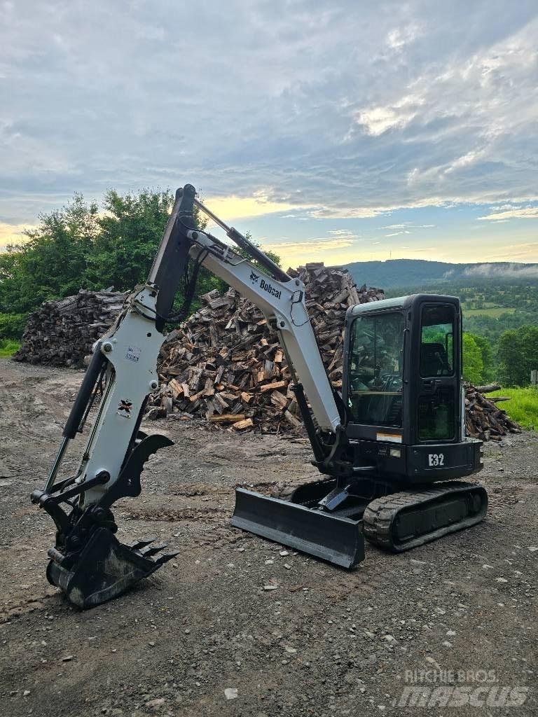 Bobcat E 32 حفارات صغيرة أقل من 7 طن (حفارات صغيرة)