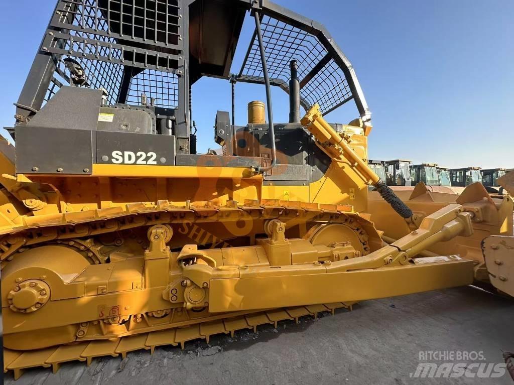 Shantui SD 22 F بلدوزرات مجنزرة