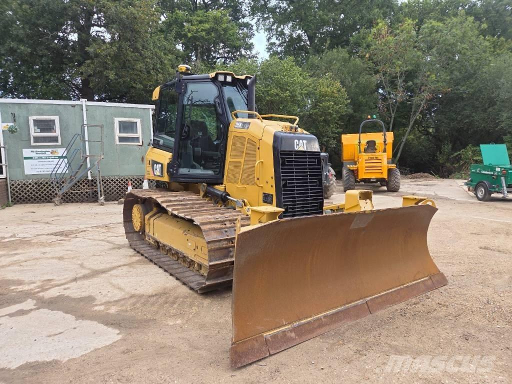 CAT D 5 K 2 LGP بلدوزرات مجنزرة