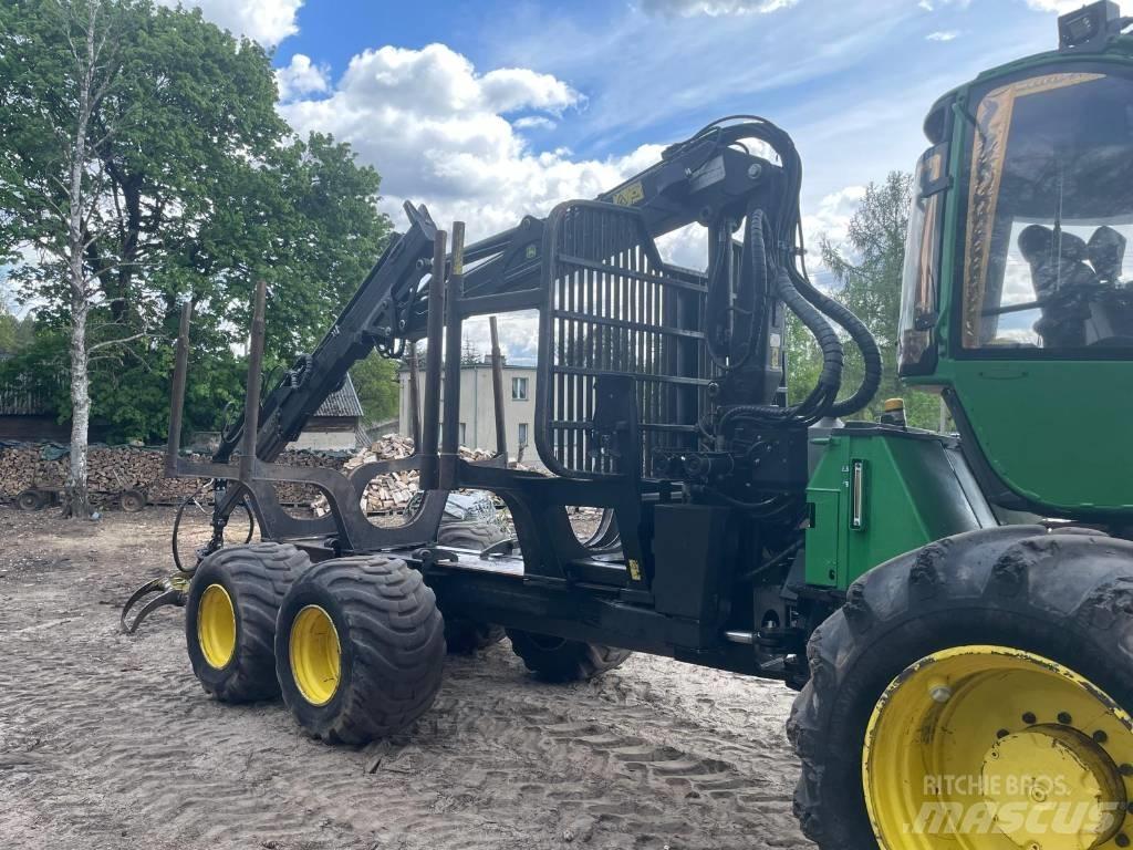 John Deere 1010 E شاحنات