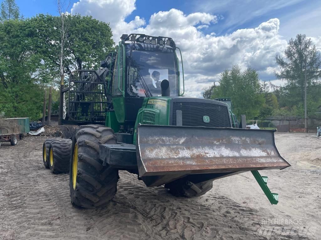 John Deere 1010 E شاحنات
