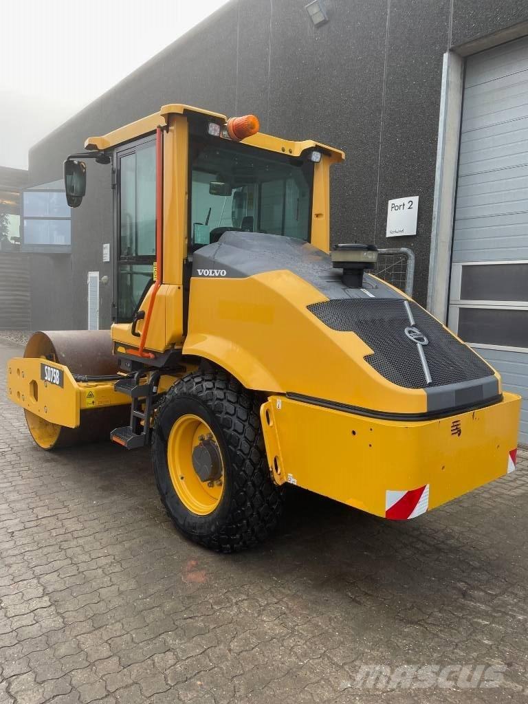 Volvo SD75B مداحل أحادية الأسطوانة