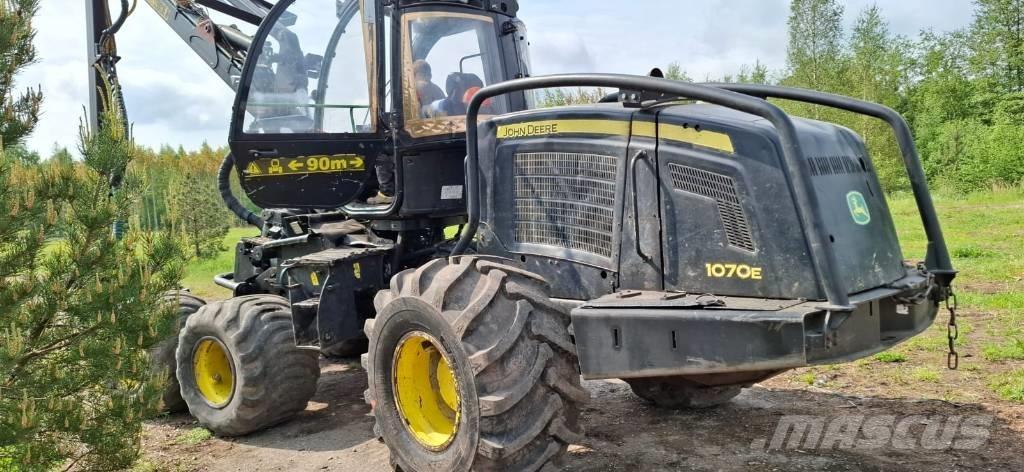 John Deere 1070 E حصادات