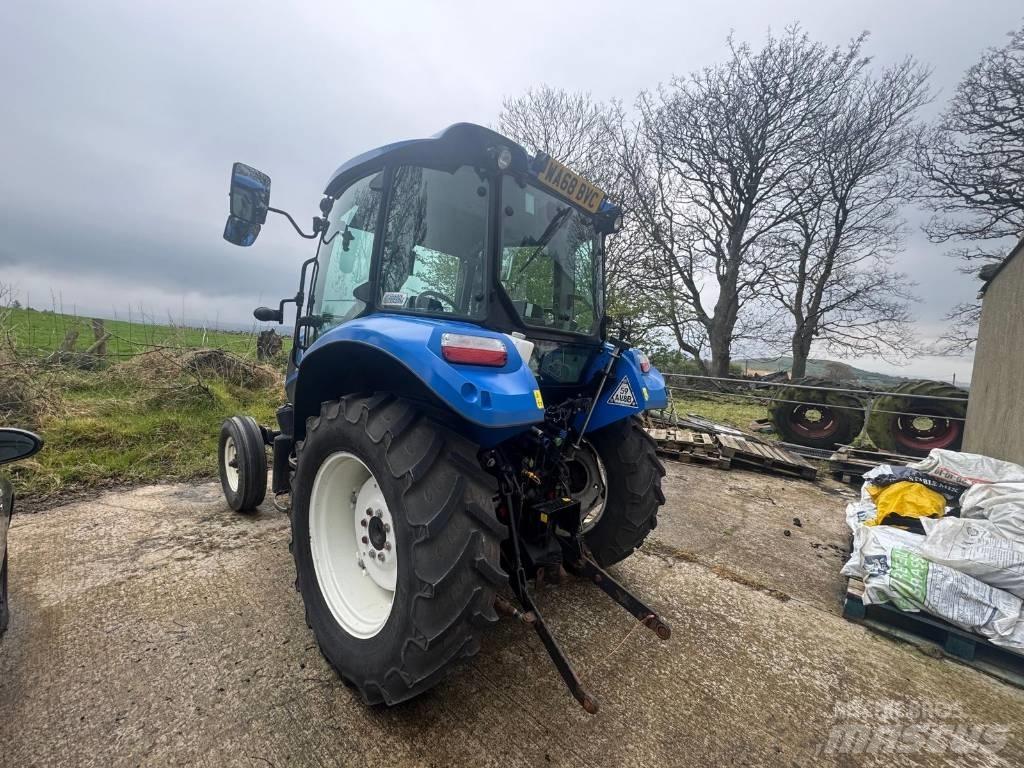 New Holland T 4.65 الجرارات