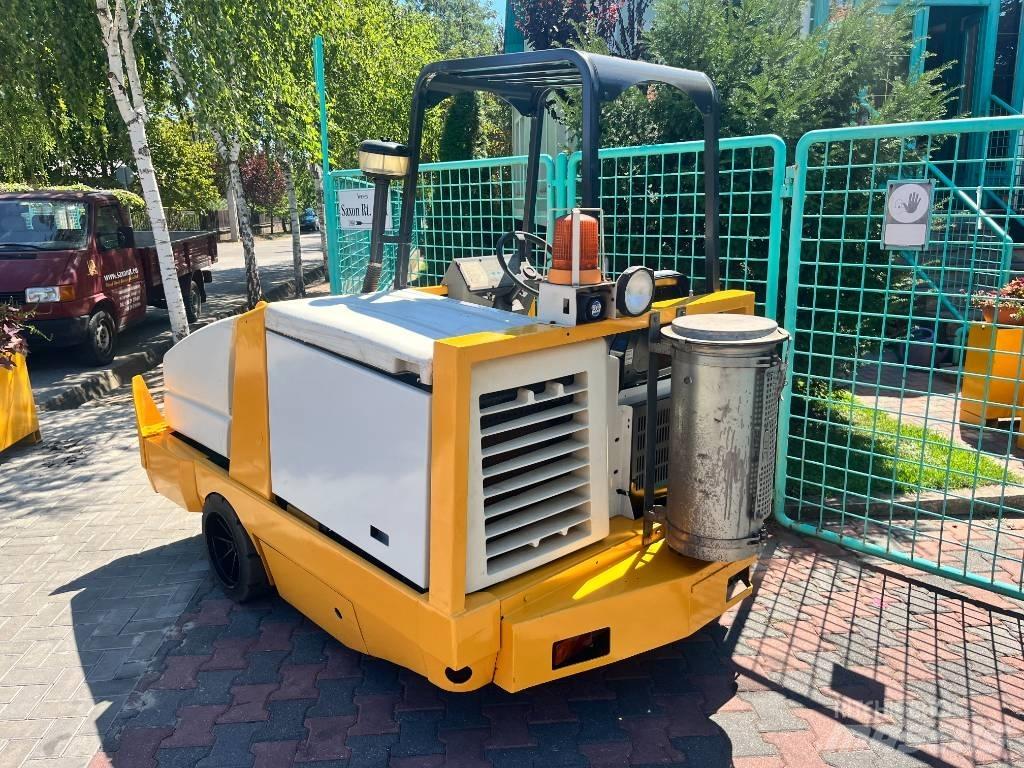 Tennant 6650D      V-2809 ماكينات أخرى لتجهيز الأراضي
