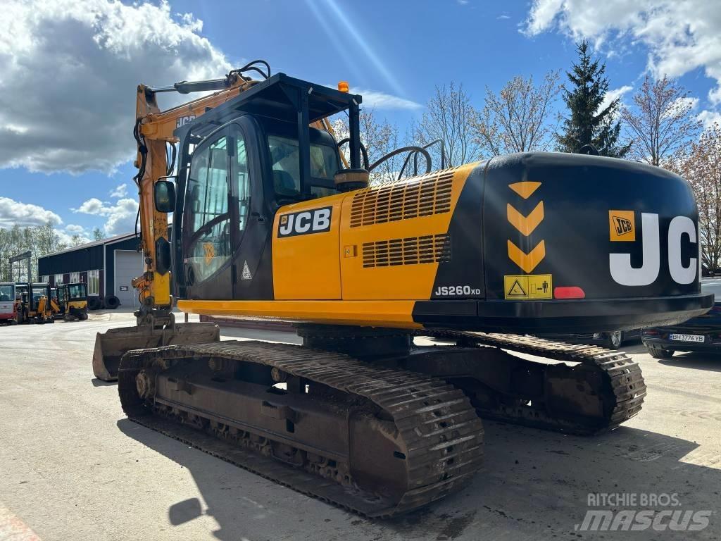 JCB JS 260 LC حفارات زحافة