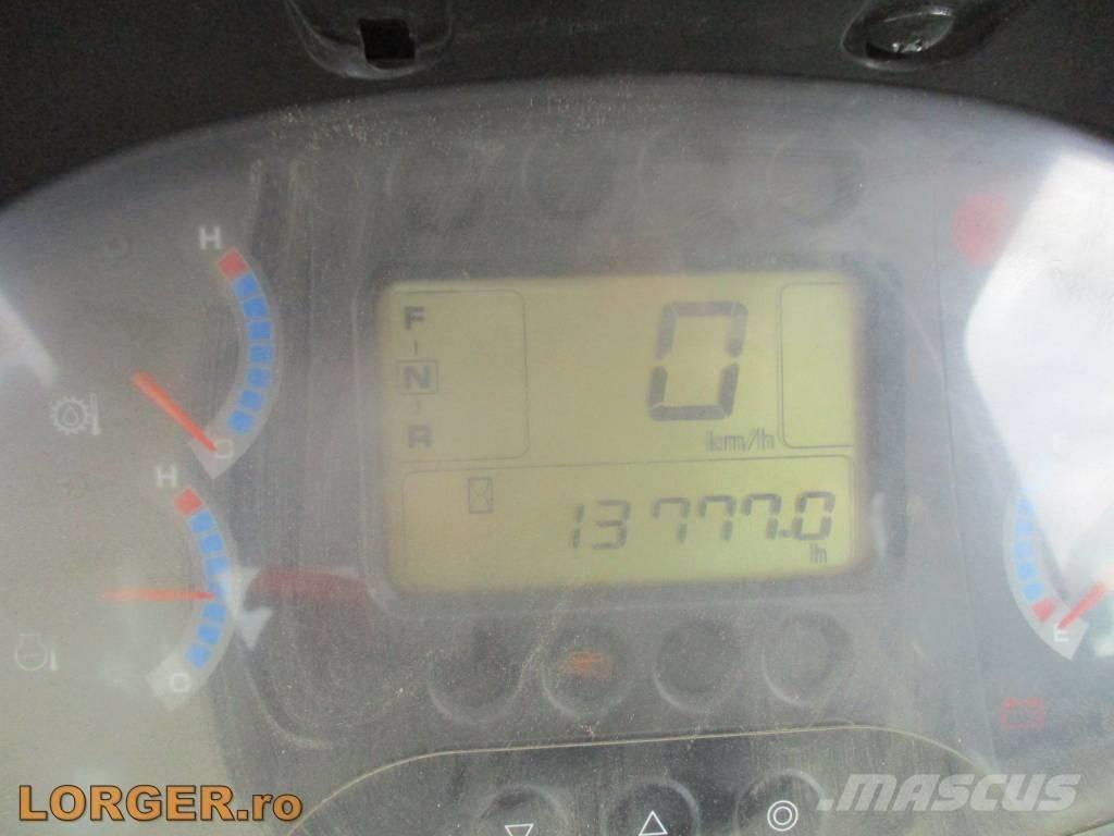 Hitachi ZW 250 لوادر بعجل