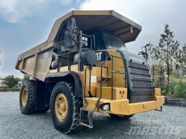 CAT 772 شاحنات المخلفات الصلبة